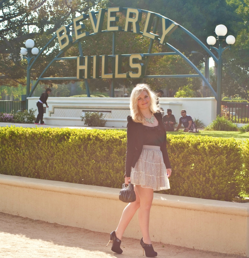 #BeverlyHills #lookingFab #LadiesNightOut #lookbookfashion